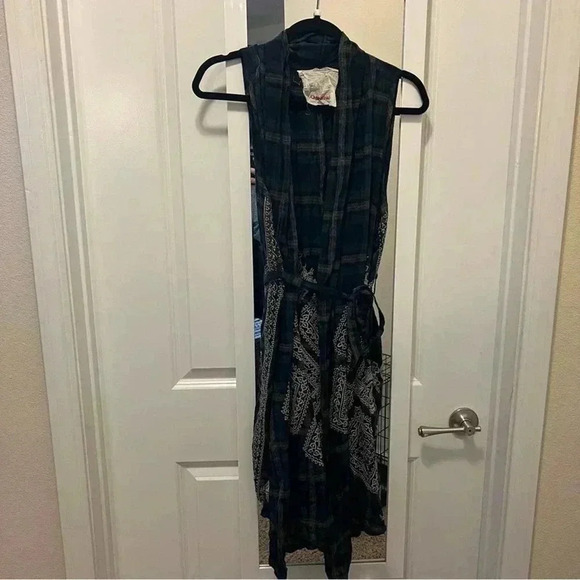 751 Johnny Was  Dion Draped Vest Belted Waist Embroidered Vest - Picture 1 of 5